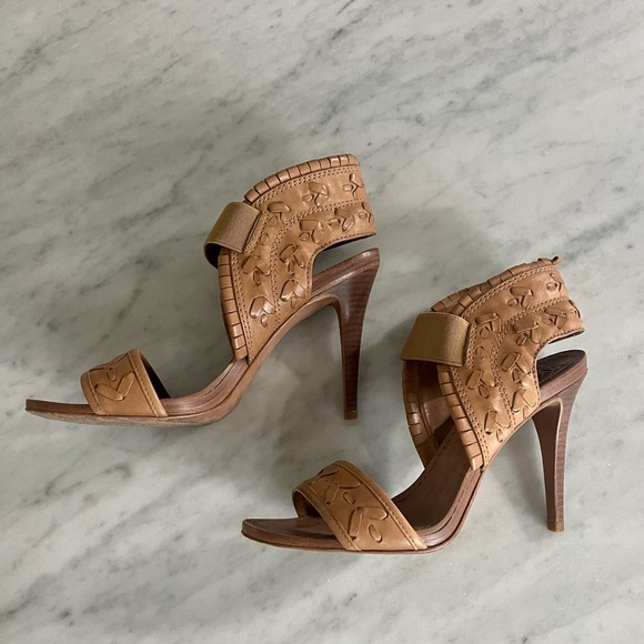 TORY BURCH Neutral Leather Sandel Heel - Size 8.5 - Picture 2 of 4